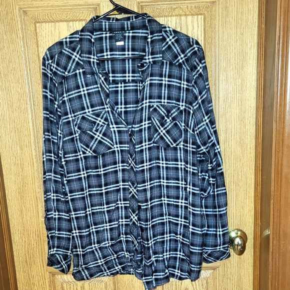 Torrid Grey and black plaid button up - Picture 1 of 3